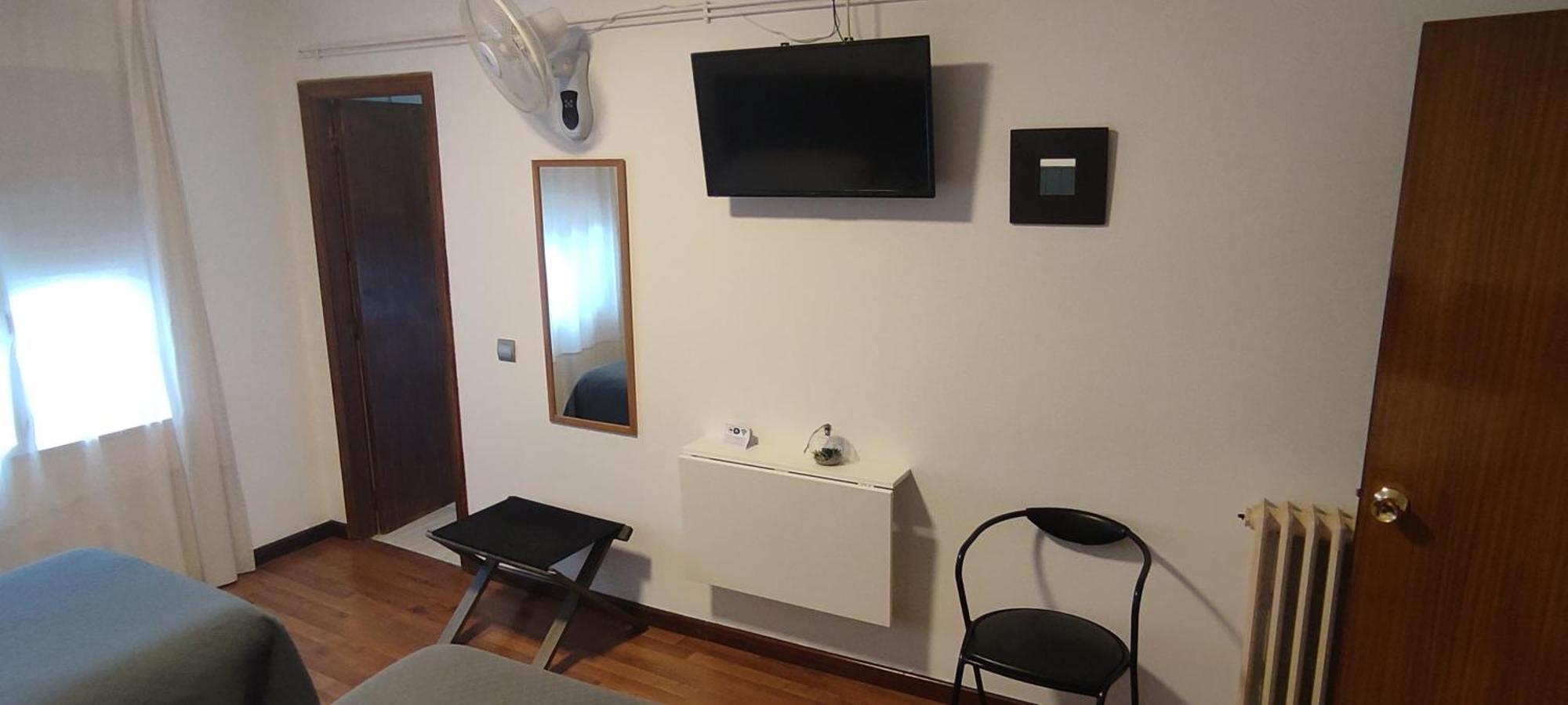 Hostal Cruce Villafranca Del Bierzo Zewnętrze zdjęcie